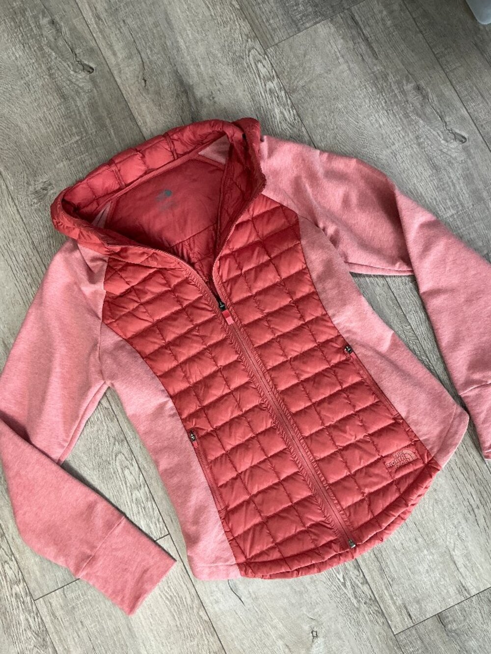 The North Face Women's Endeavor Thermoball Jacket in Faded Rose - Size Small